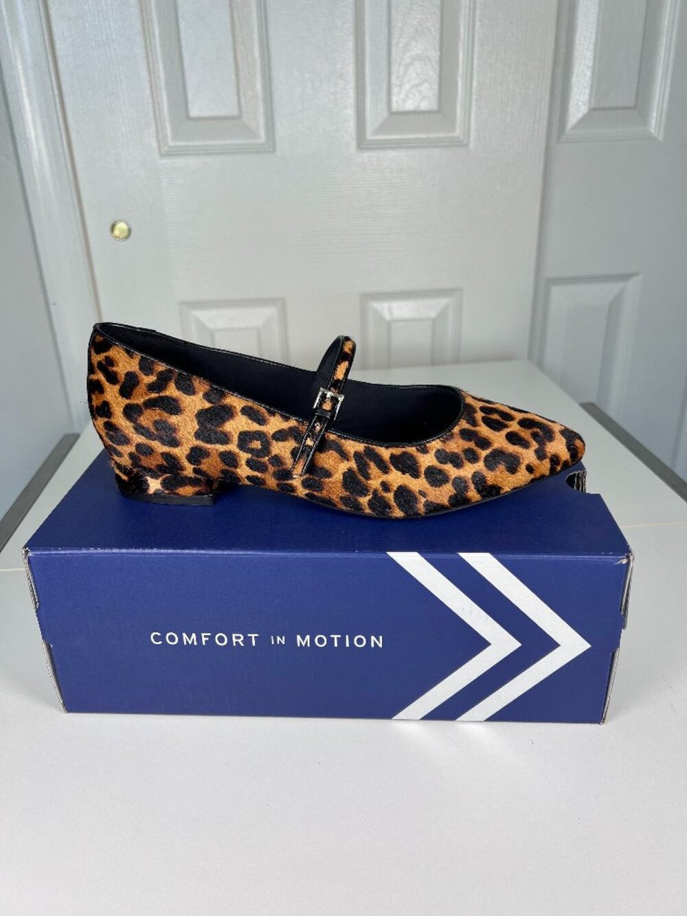 Rockport Taren Total Motion Pointy Toe Dress Flats Animal Print Size 7W NIB
